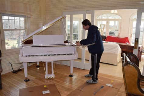 moving companies that move pianos.